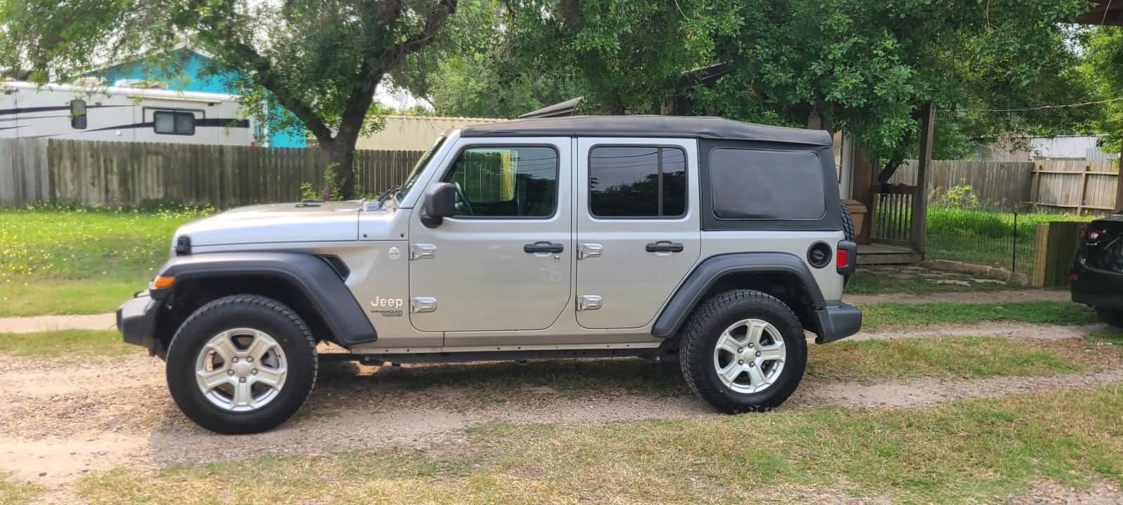 1000002760-wifes-new-jeep.jpg