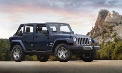 2012-Jeep-Wrangler-Freedom-edition-mountain.jpg