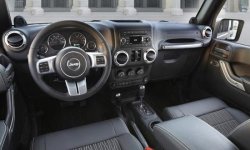 00100065-0000-0000-0Jeep Wrangler Freedom Edition Interior Large.jpg