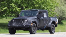 2019-jeep-wrangler-pickup-spy-photo.jpg