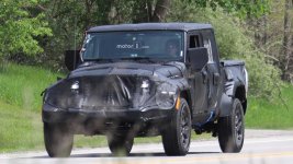 2019-jeep-wrangler-pickup-spy-photo.jpg