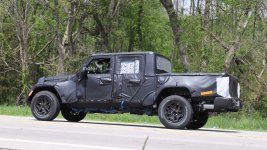 2019-jeep-wrangler-pickup-spy-photo.jpg