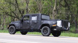 2019-jeep-wrangler-pickup-spy-photo.jpg