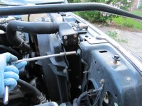 11-remove-bolt-from-radiator-shroud.jpg