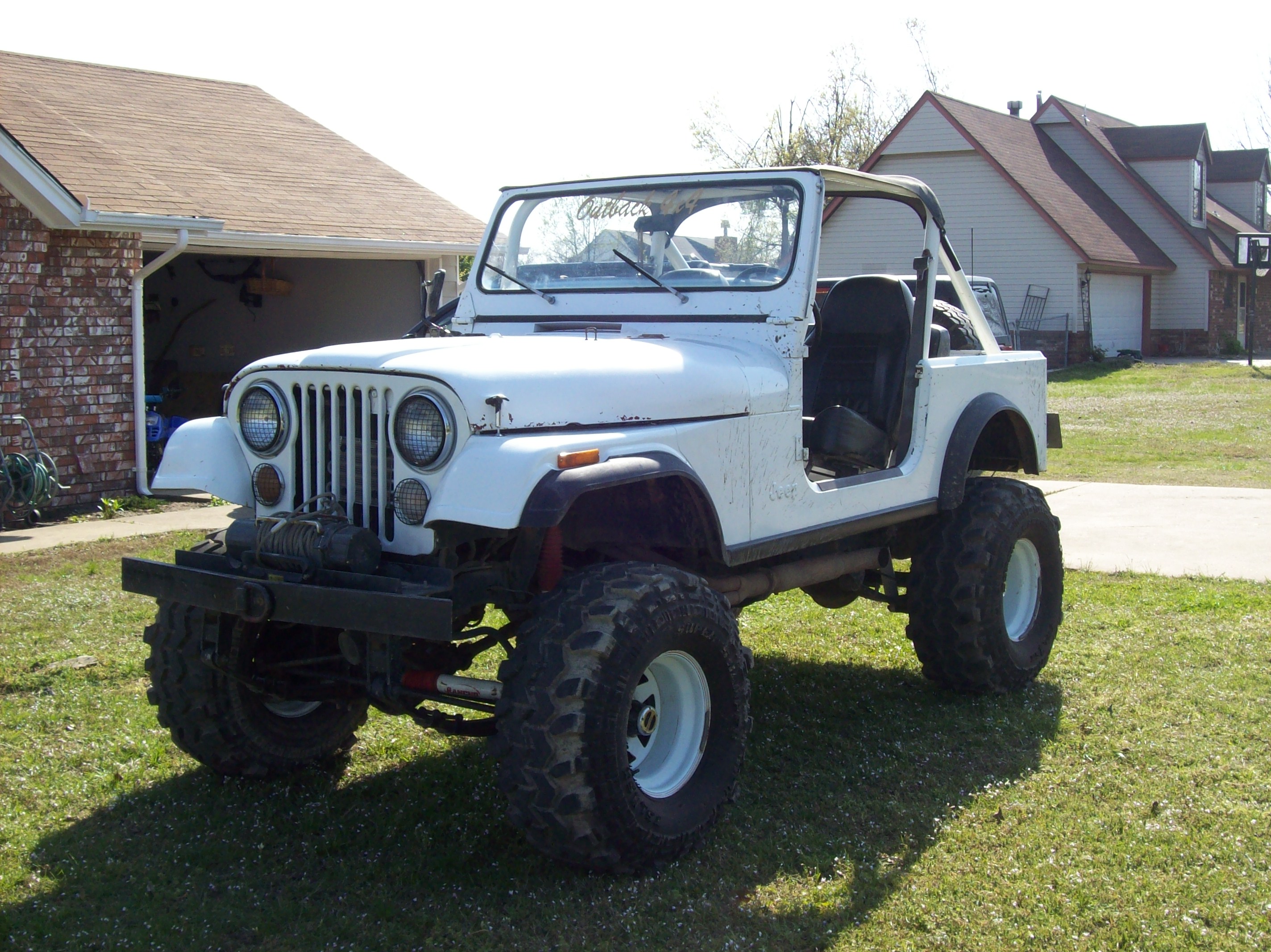 82 cj 7