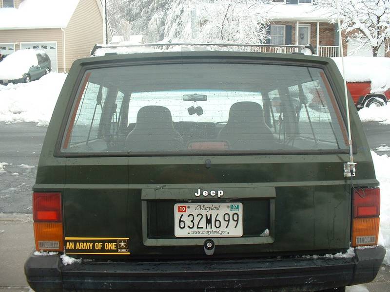 jakbob\'s xj in the snow