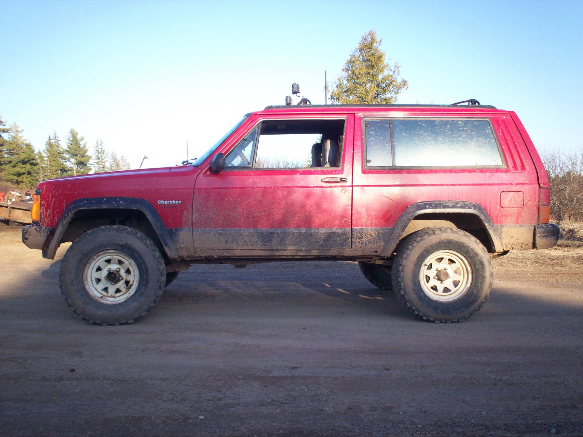 The XJ With The Lift All The Way Around